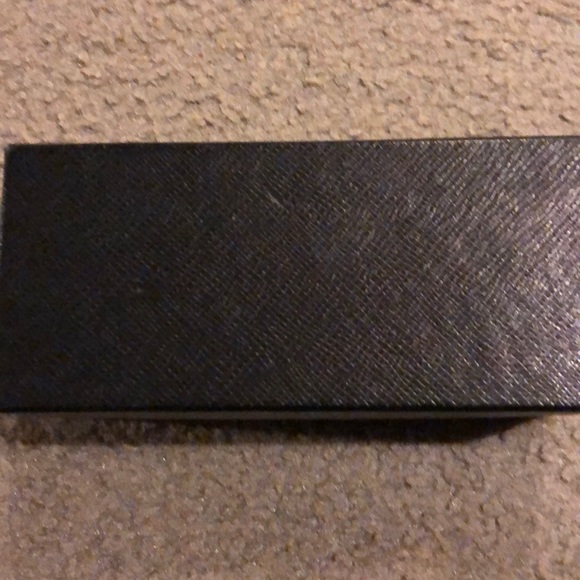 Prada glasses box - Picture 3 of 4